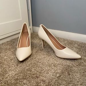 White Pointed Toe Heel